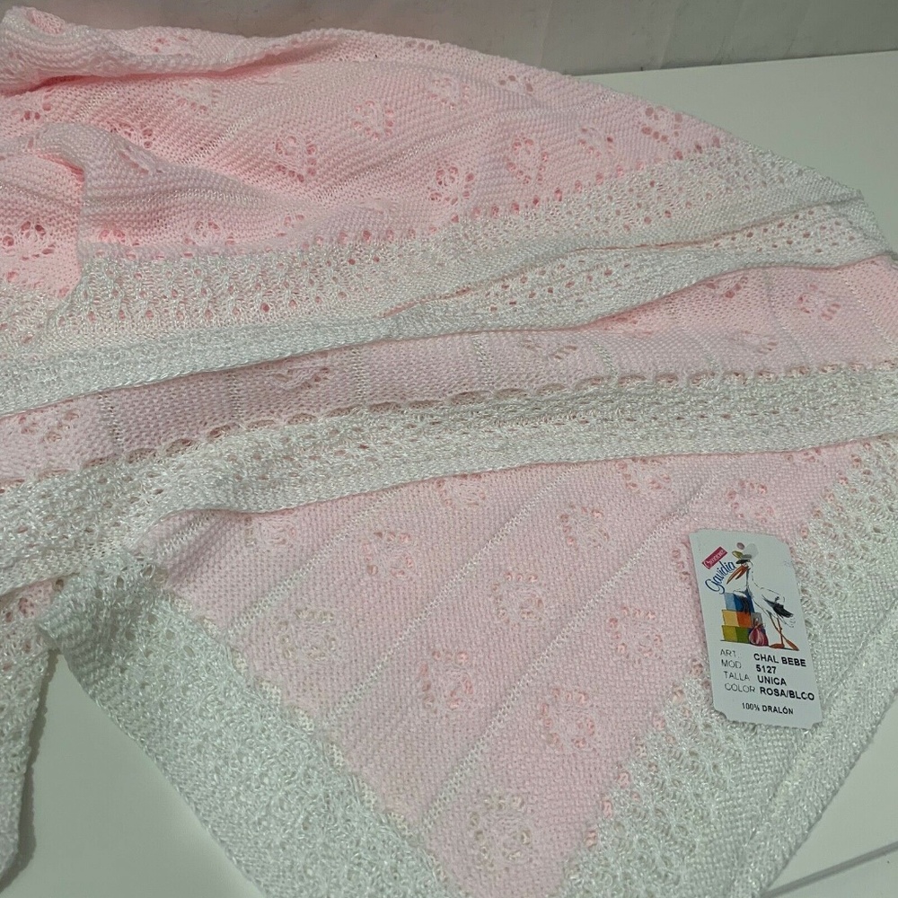 Creaciones Gavidia Openwork Edge Lightweight Baby Blanket in Pink